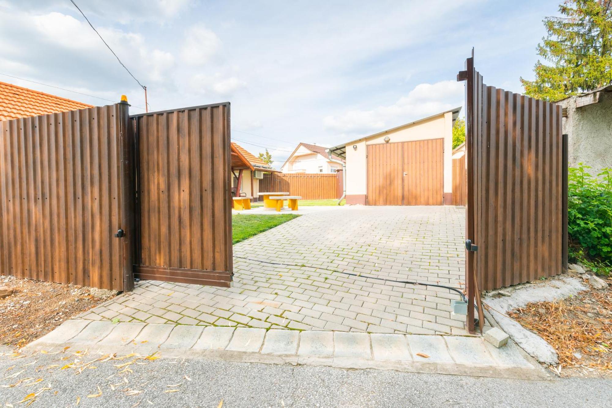 Dio Vendeghaz Villa Mezőkövesd Exteriör bild