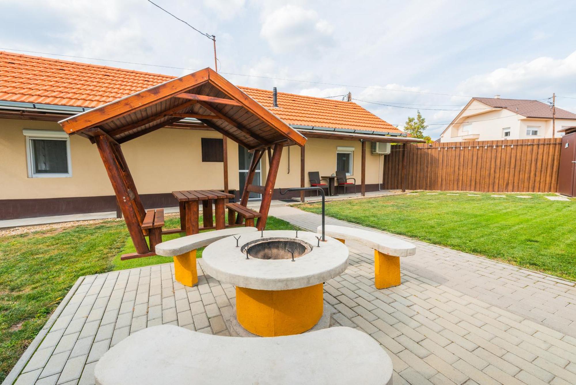 Dio Vendeghaz Villa Mezőkövesd Exteriör bild